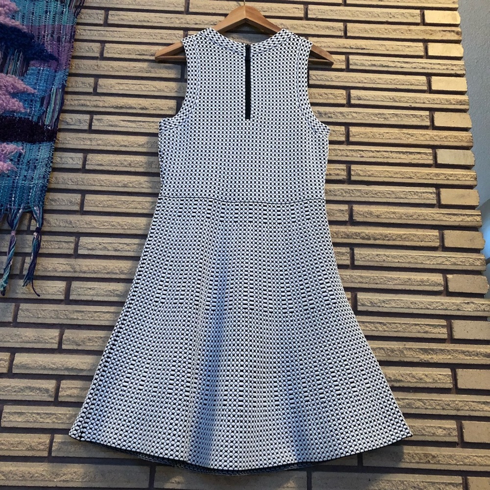 Black/White Geometric Stretchy Knit Dress - Michael Kors - Medium - Bust 32-37